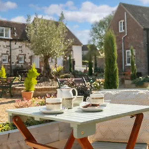 https://the-old-stable.yorkshirehotels.net